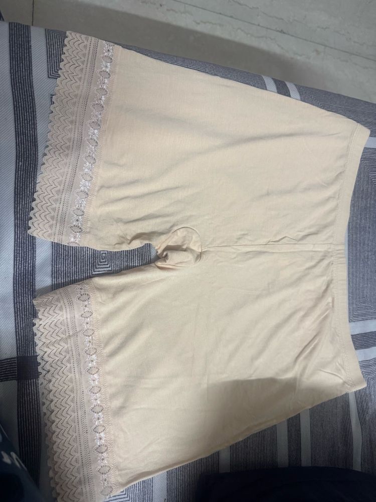 Comfortable Lace Trim Shapewear Shorts