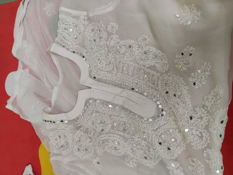 Elegant White Chikankari Kurta