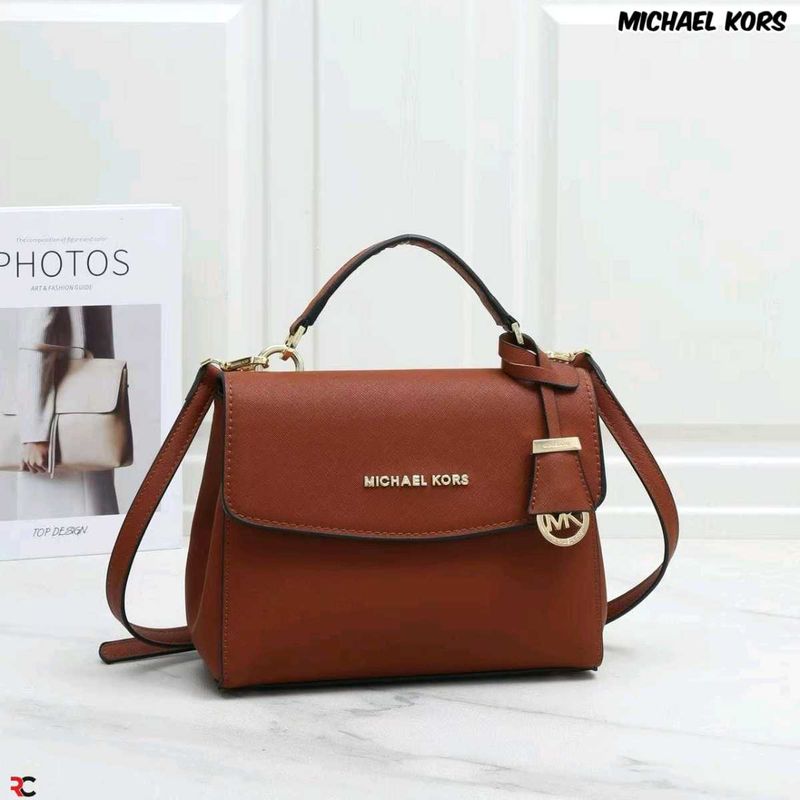 MICHAEL KORS* *AVA MEDIUM CROSSBODY BAG*