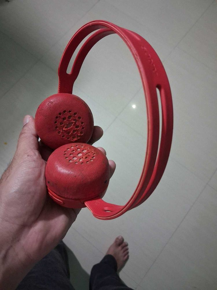 sony Red Over-Ear Headphones- not working