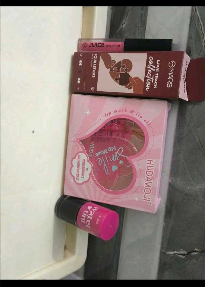 combo of 4 lip product new unused all no coin