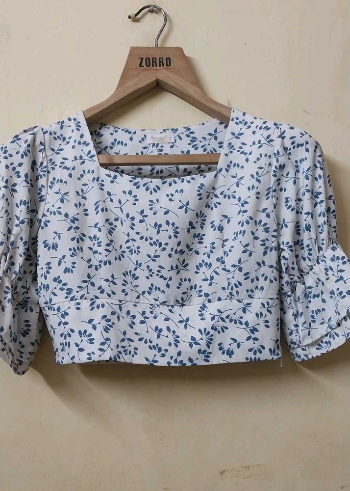 Chic Floral Square Neck Crop Top