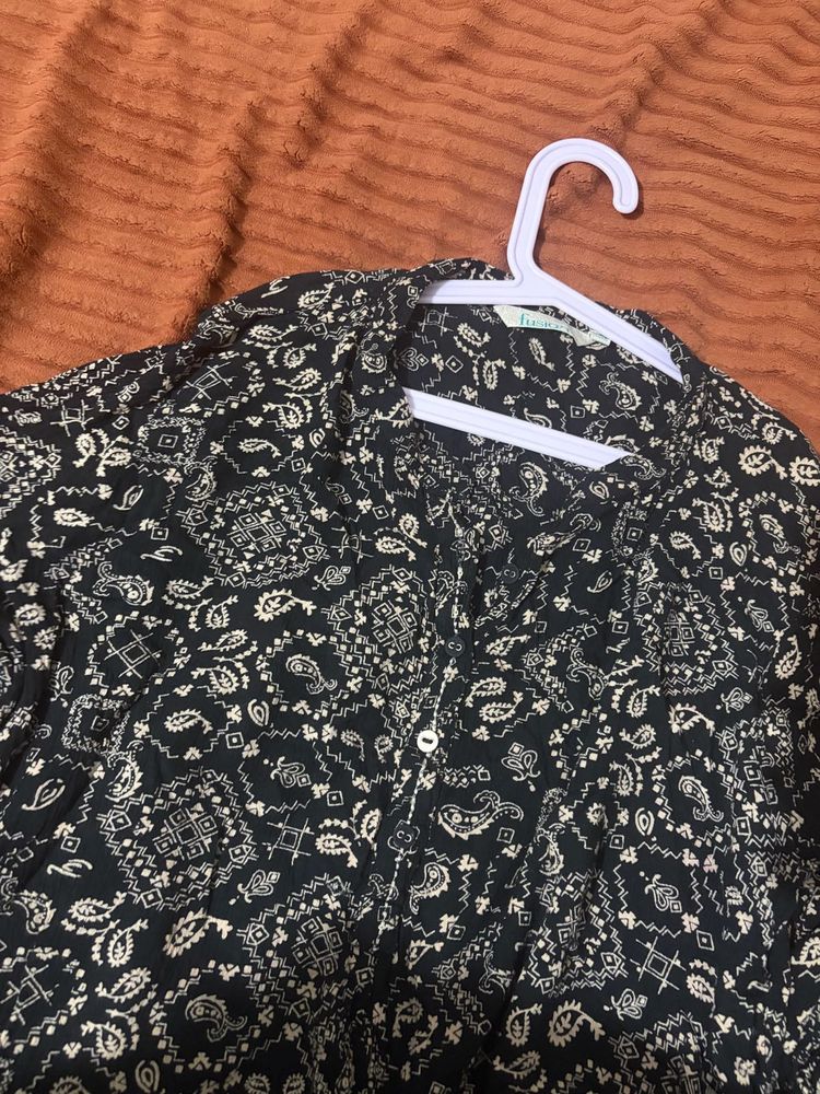 Stylish Black Paisley Print Tunic Top