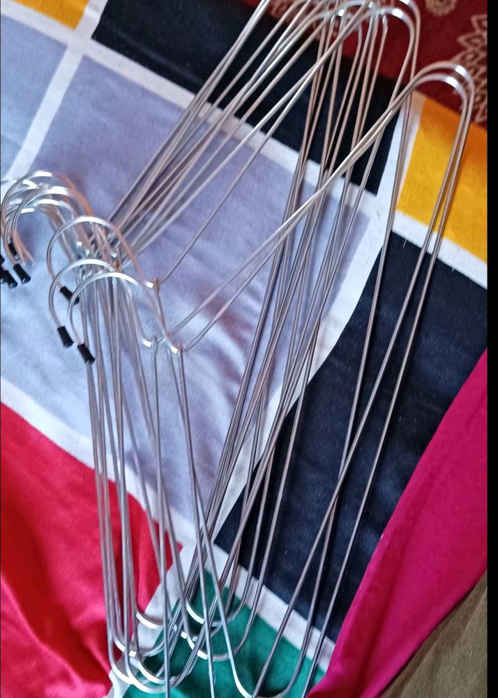 BRAND NEW *** STAINLESS STEEL SET OF 12 Hangers