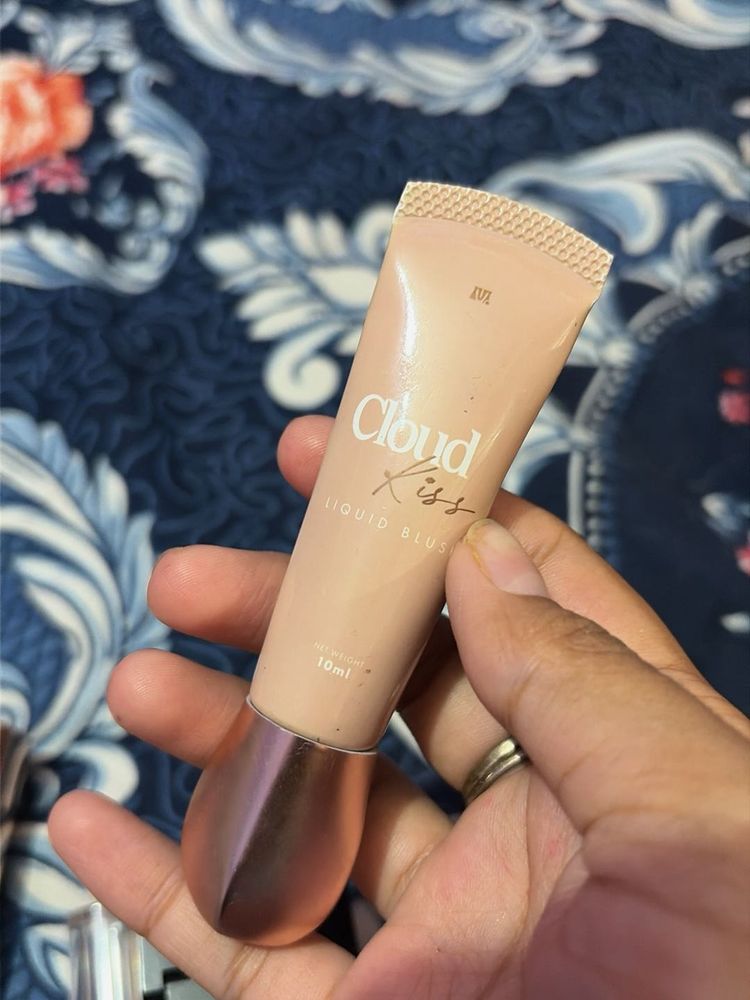 Cloud Kiss Liquid Blush
