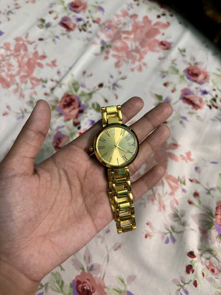 Elegant Gold Tone Women's Watch
