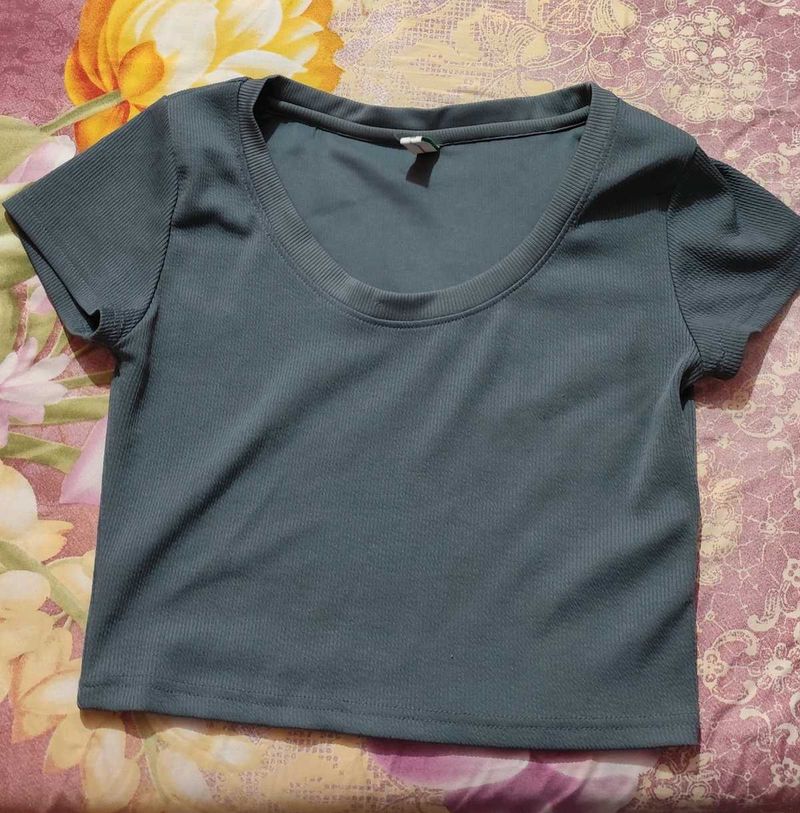 Ribbed Cropped Tee