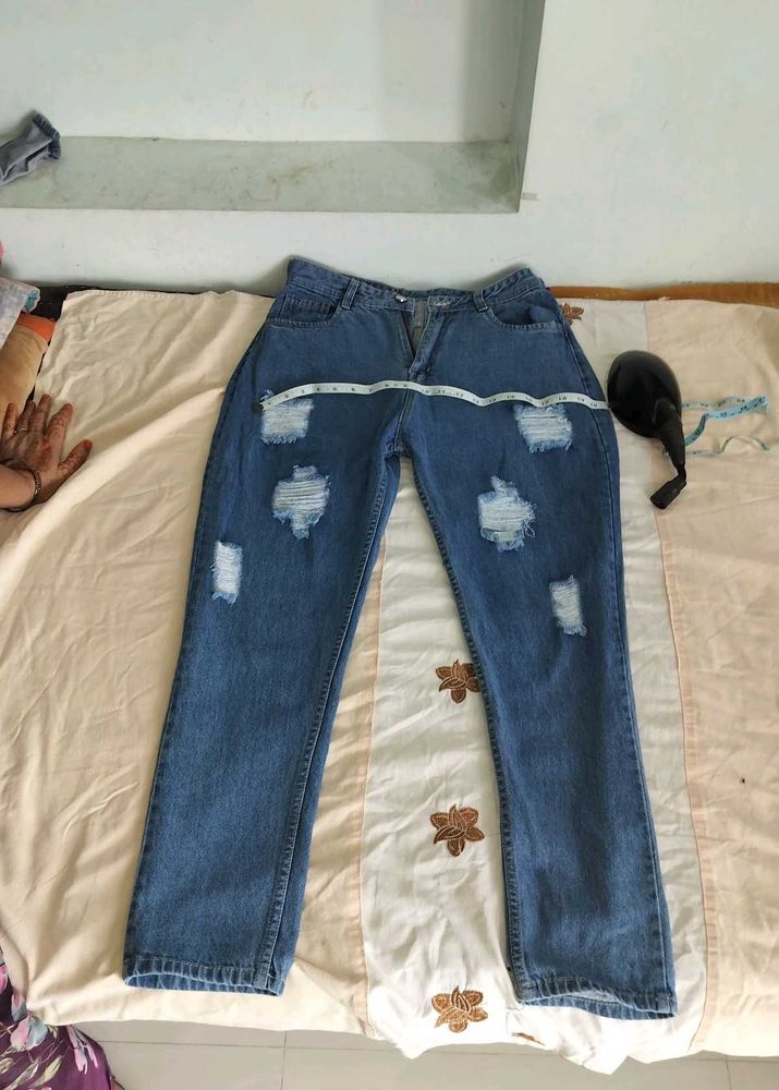 Trendy Distressed Relaxed Fit Jeans