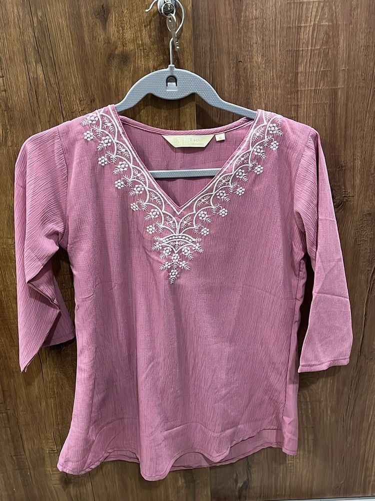Embroidered Pink Kurta