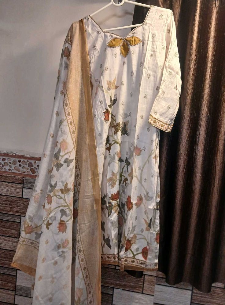 Floral Print Kurta With Dupatta Set