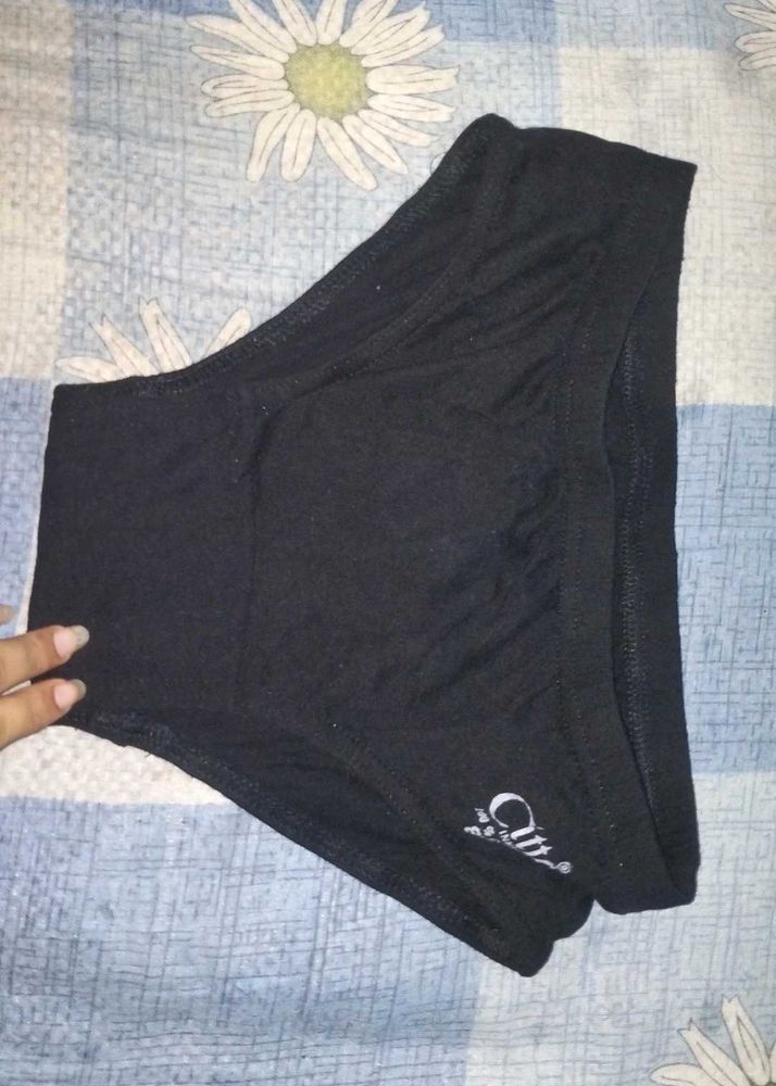 Comfortable Black Briefs