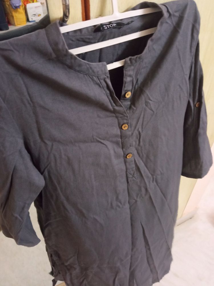 Grey Colour Kurti With 3/4th Sleeve And A Pocket