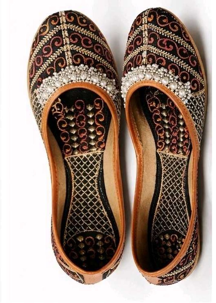 Embroidered Ethnic Juttis