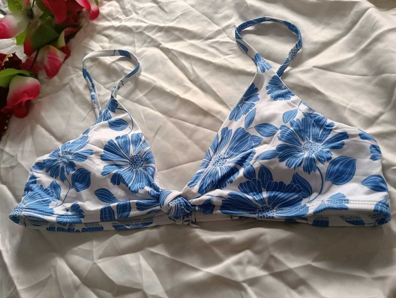 Stylish Bikini Top - Beach Ready!