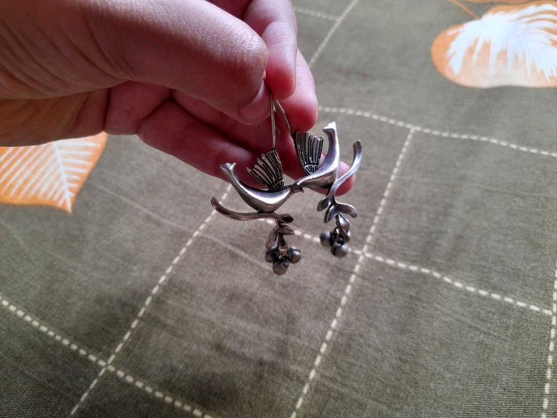 GHUNGHROO BIRD DANGLE EARRING 🐦
