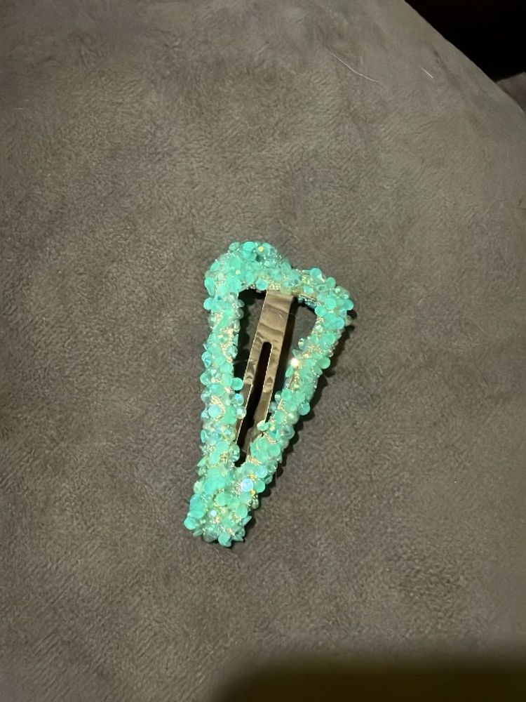 Sparkly Heart Hair Clip