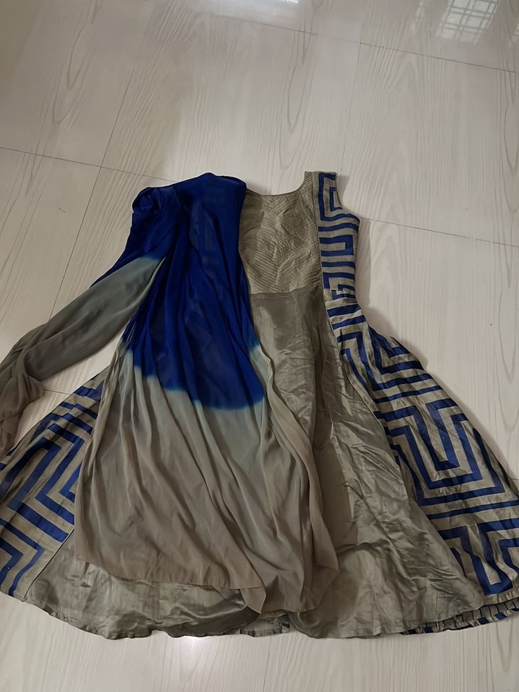 Size 36 And The Colour Is Grey And Royal Blue