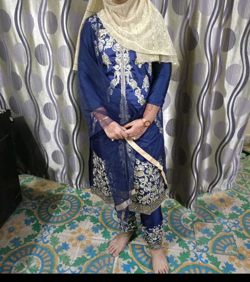 Exquisite Blue Embroidered Kurta Set