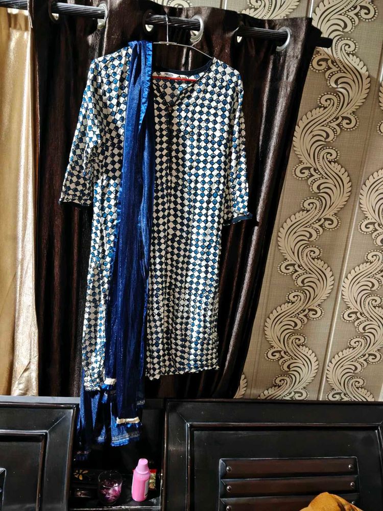Blue &amp; White Printed Kurta and dupata