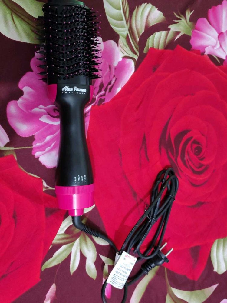 Alan Truman Blowout Brush
