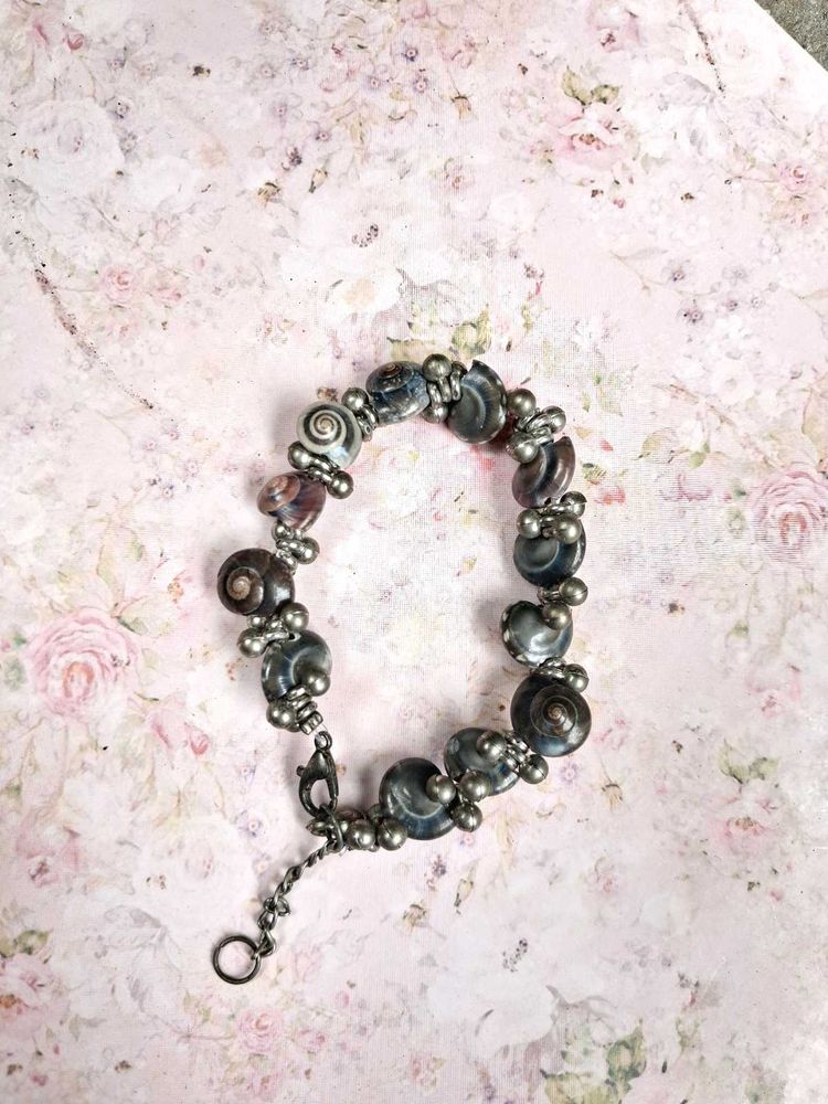 🌊✨️ Stylish &amp; Natural Shell Bracelet – Brand New!