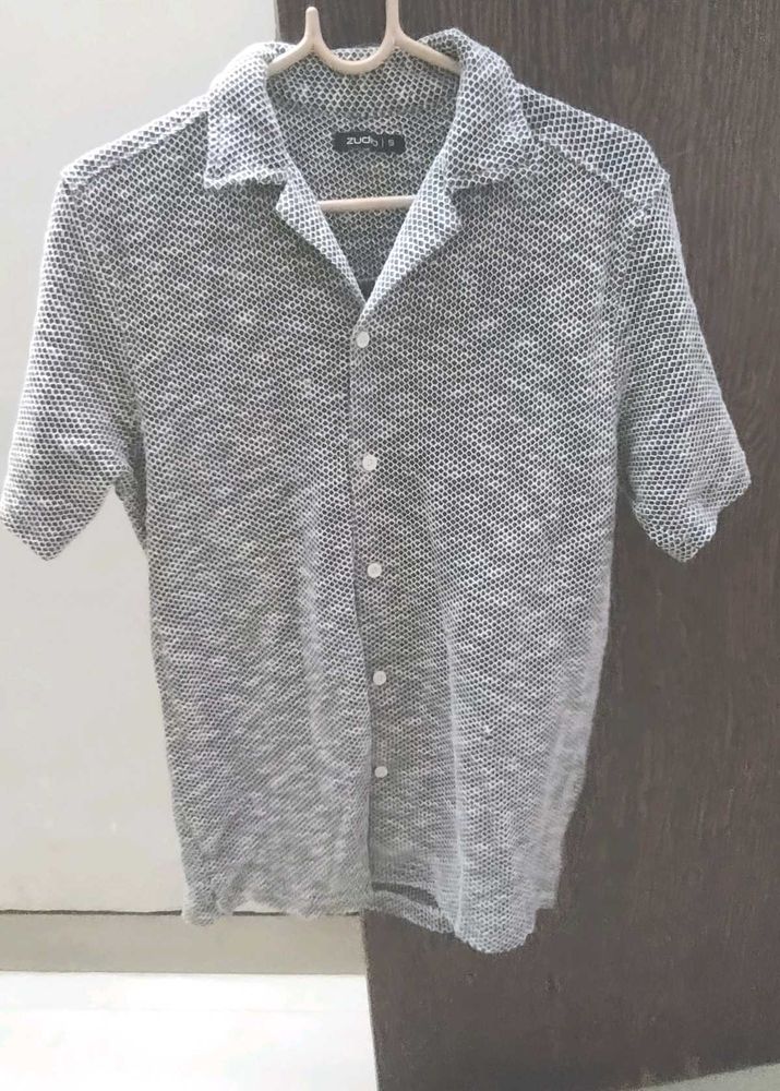 zudio brand  Men's Textured Short Sleeve Shirt