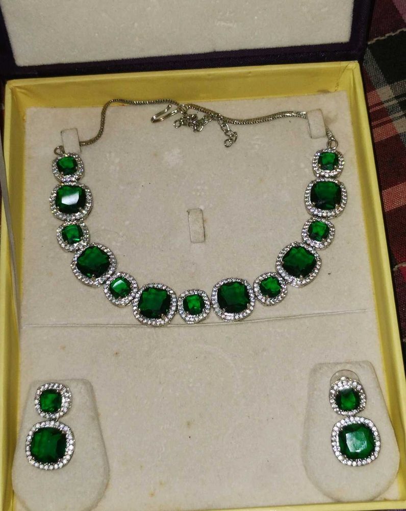 Emerald &amp; Diamond Necklace Set