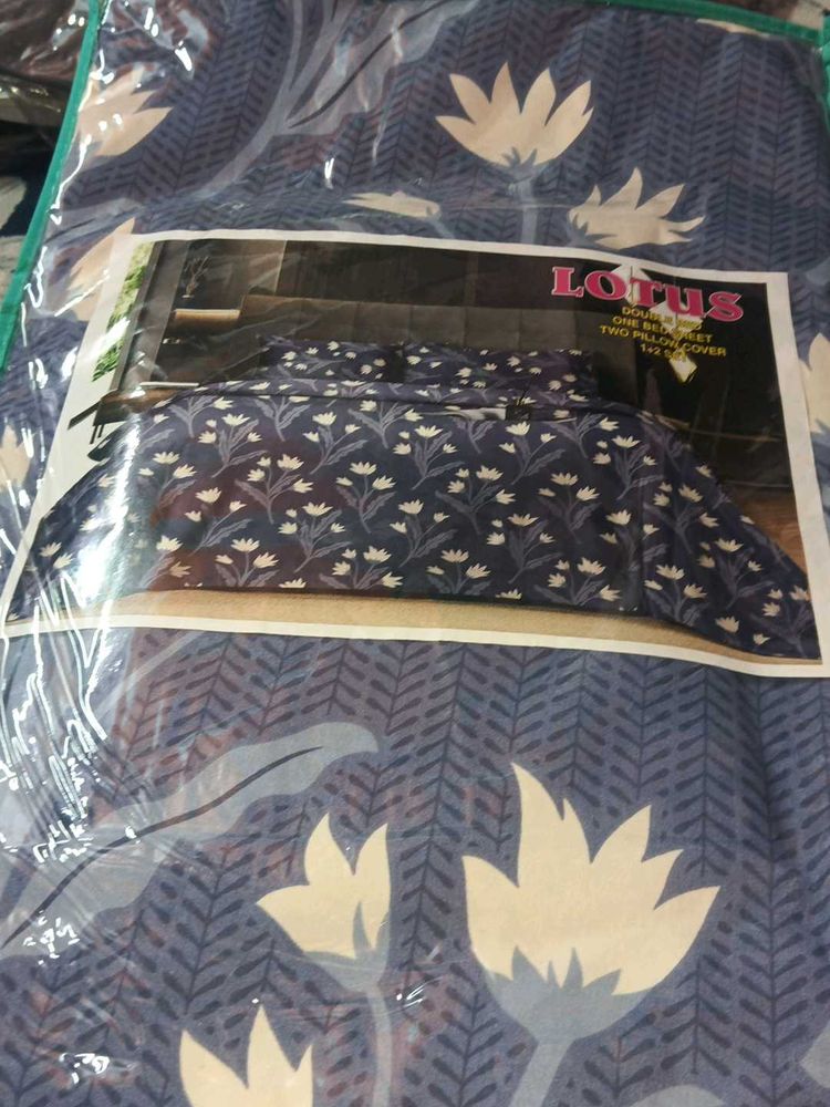Lotus Double Bedsheet with Pillow Covers