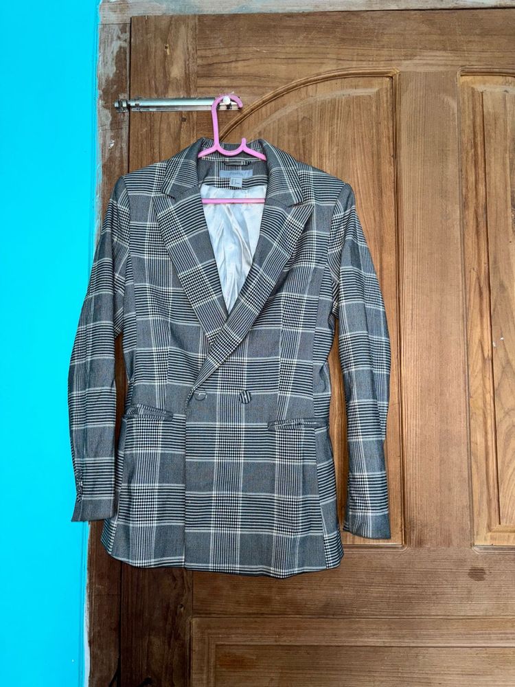 Checkered Blazer - Stylish &amp; Chic