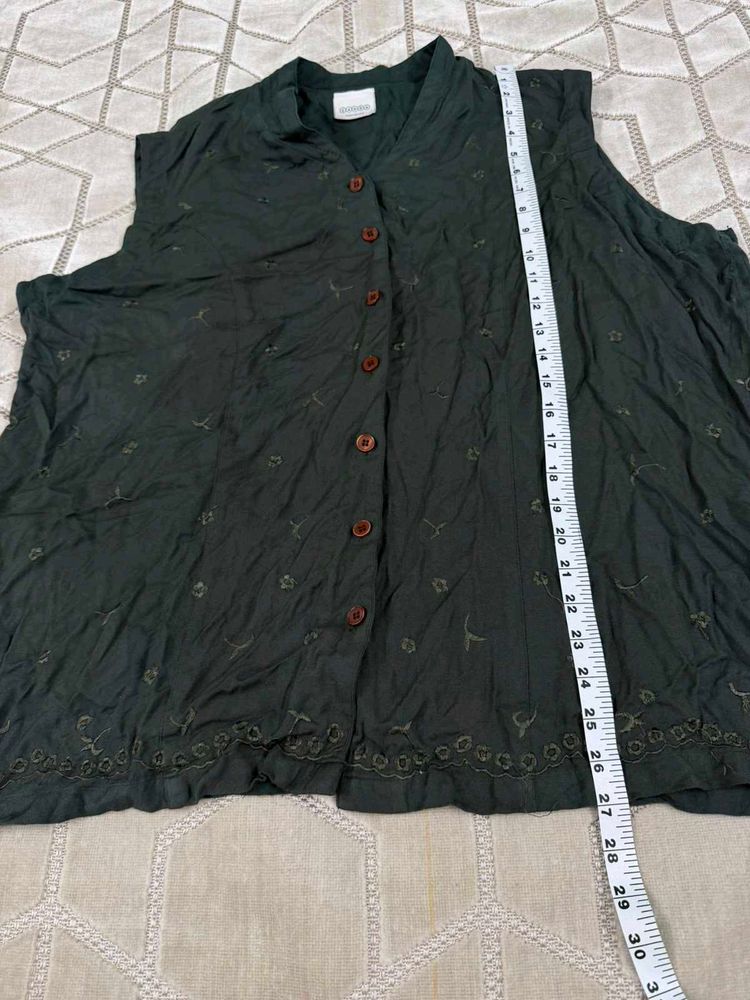 Embroidered Sleeveless Dark Green Kurta
