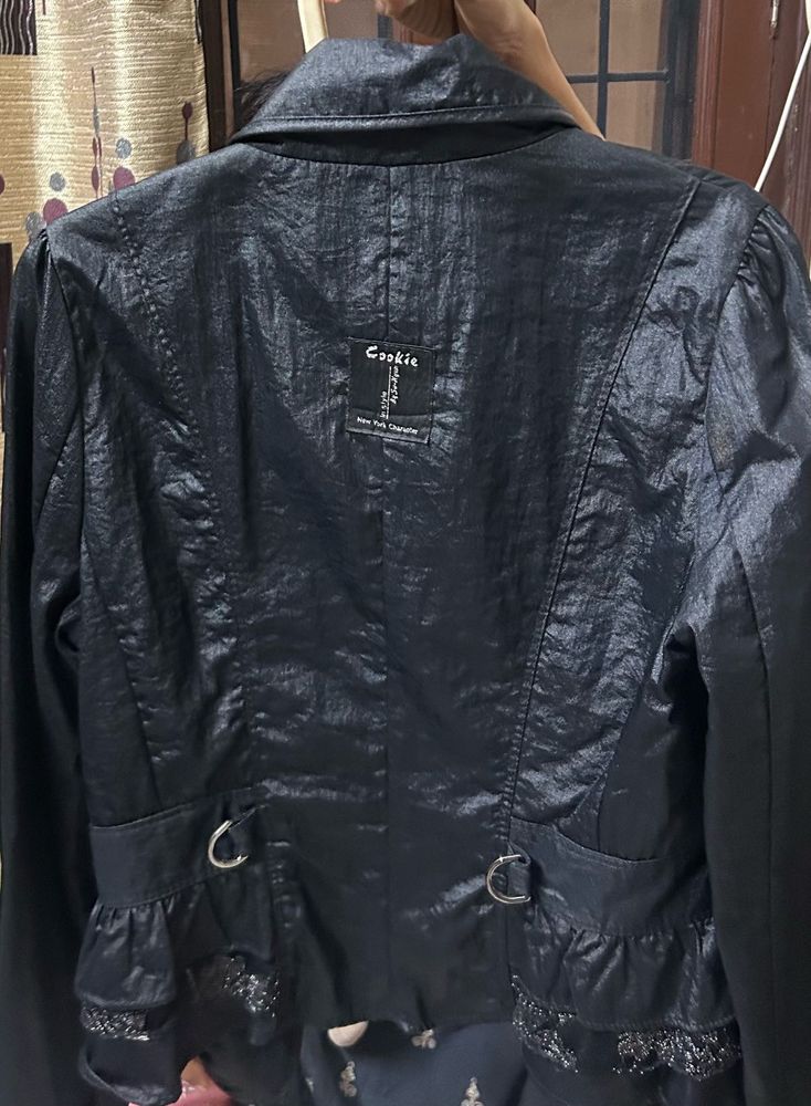 Chic Black Ruffled Jacket