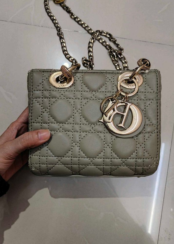 👛 Elegant Quilted Shoulder Bag 👜