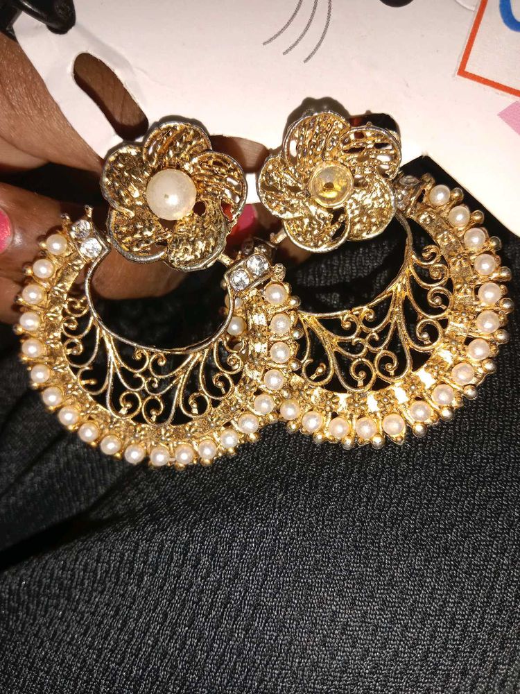 Elegant Gold Toned Jhumka Earrings with Pearls