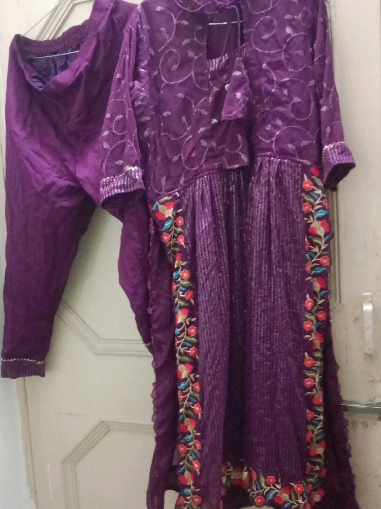 Beautiful Purple Embroidered Kurta Set