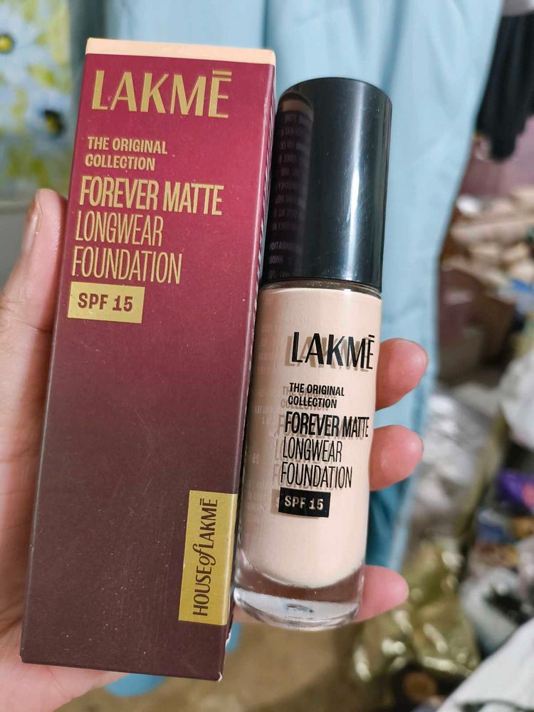 Lakme Forever Matte Longwear Foundation SPF 15
