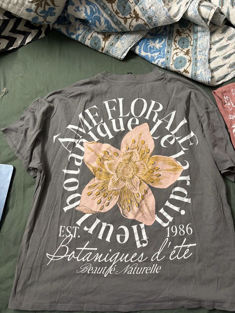 H&amp;M Floral Graphic Print Oversized T-Shirt