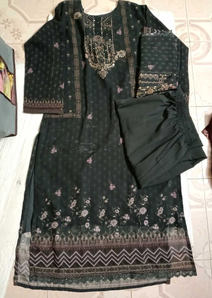 Embellished Kurta Set