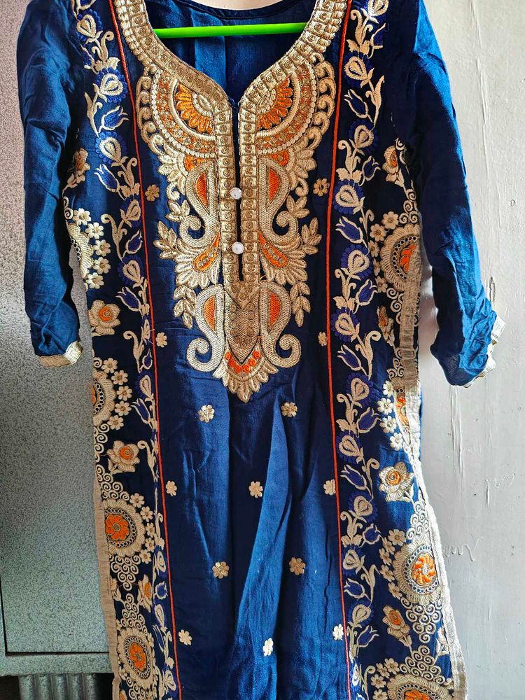Elegant Blue Embroidered Kurta