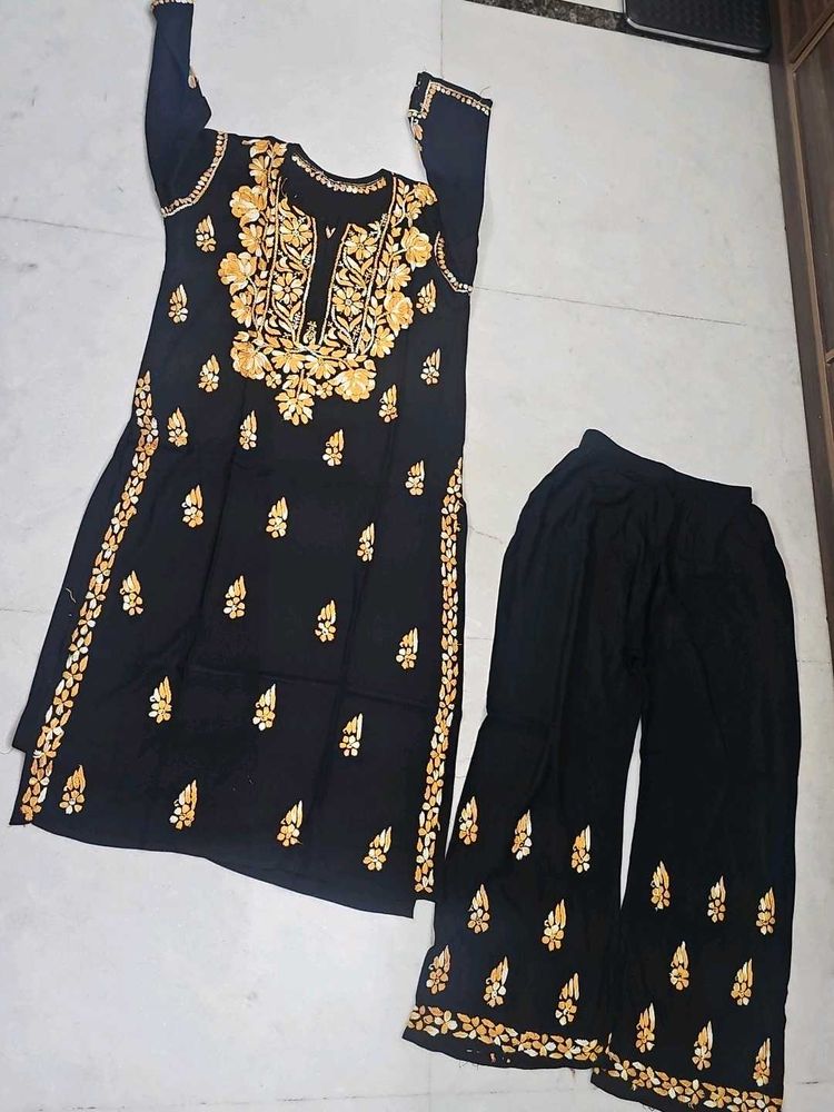 Elegant kashmiri kadhai Black Kurta Set
