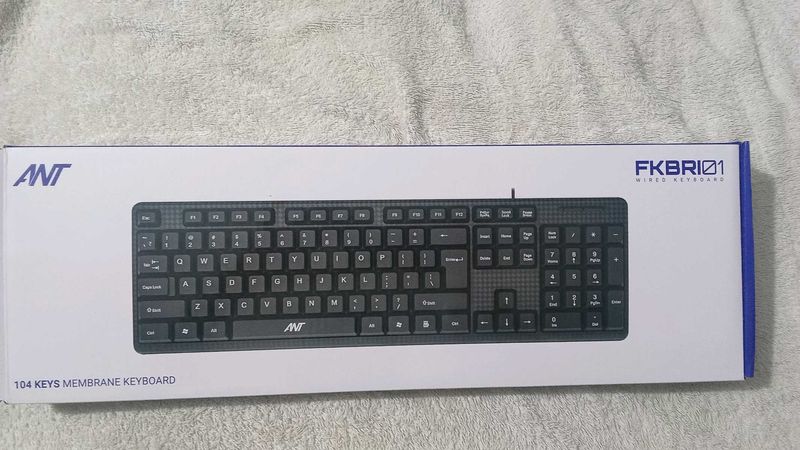 we are selling a keyboard is new with tag