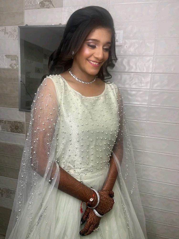 Pista Green Net Gown