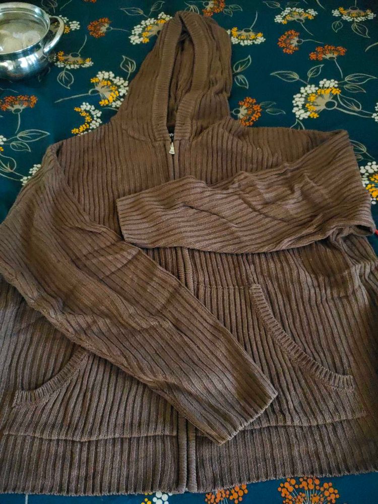 Cozy Brown zipped knit sweater for daily use