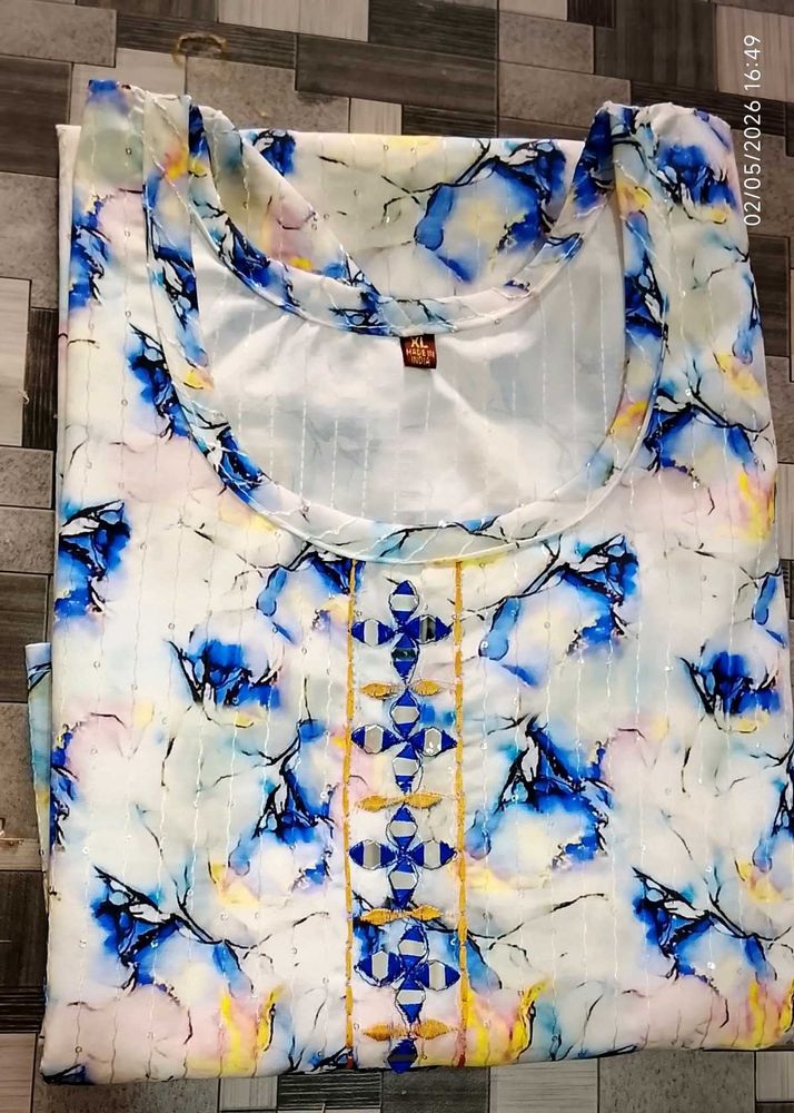 Stunning Blue &amp; White Floral Print Kurta