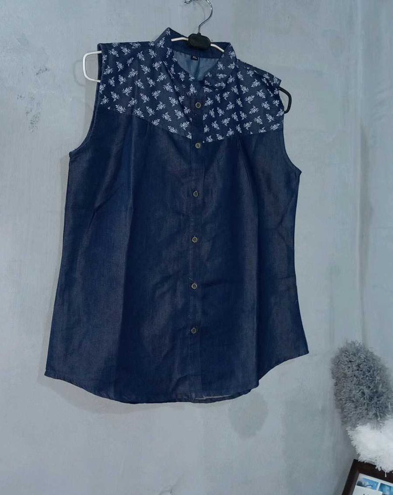 Sleeveless Denim Shirt with Print Detail
