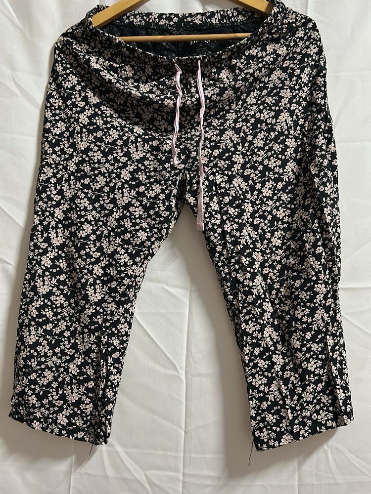 Floral Print Cropped Pants