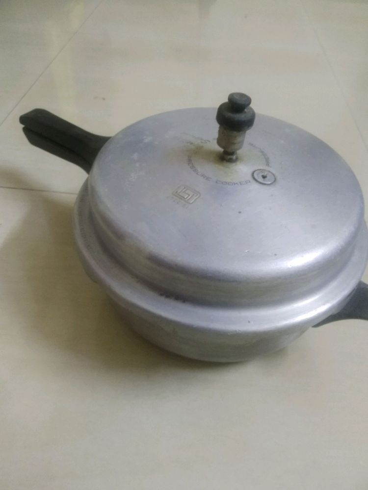pressure cooker