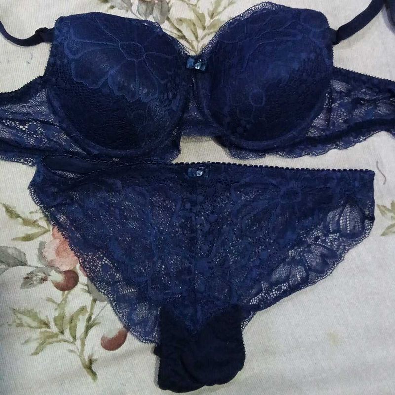 Lace Bra and Panty Set underwired