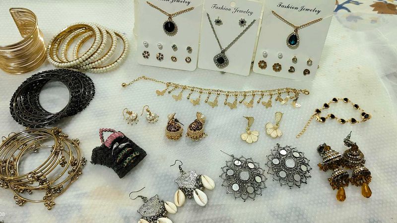 60 items Fashion Jewellery Bundle