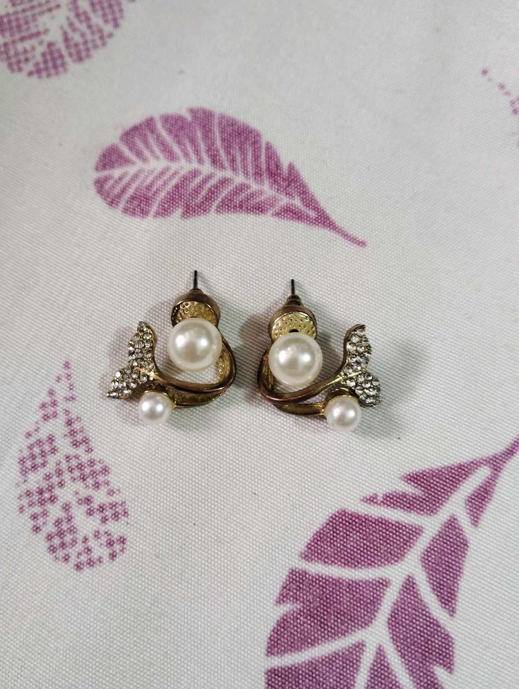 Elegant Pearl &amp; Crystal Earrings