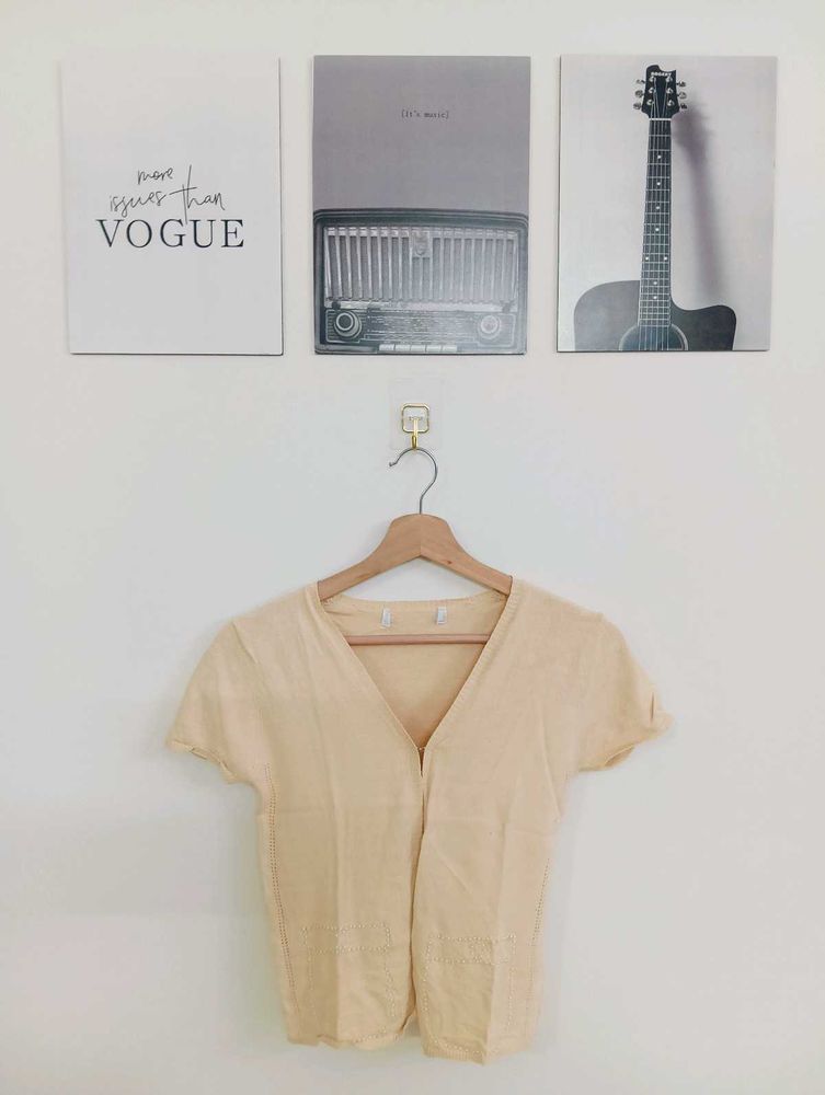 Women's Short Sleeve V-Neck Top